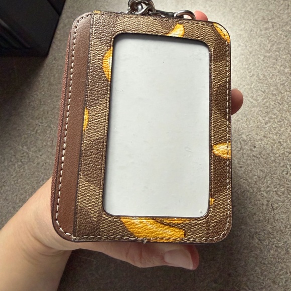 Coach banana print wallet - Picture 4 of 5